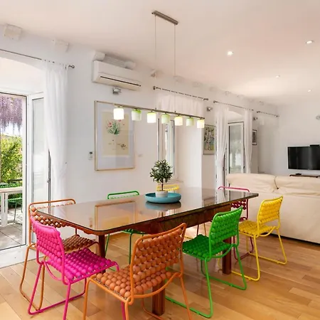 Vila Pile Sleeps 8 With Pool Air Con And Wifi *