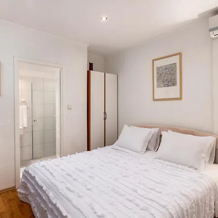 Вилла Pile Sleeps 8 With Pool Air Con And Wifi Дубровник